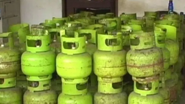 Gas Elpiji Langka, Warga Solo Ramai-ramai Antre di Agen