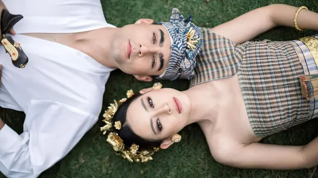 10 Gaya Pemotretan Prewedding Laura Theux dan Kekasih, Usung Konsep Bali