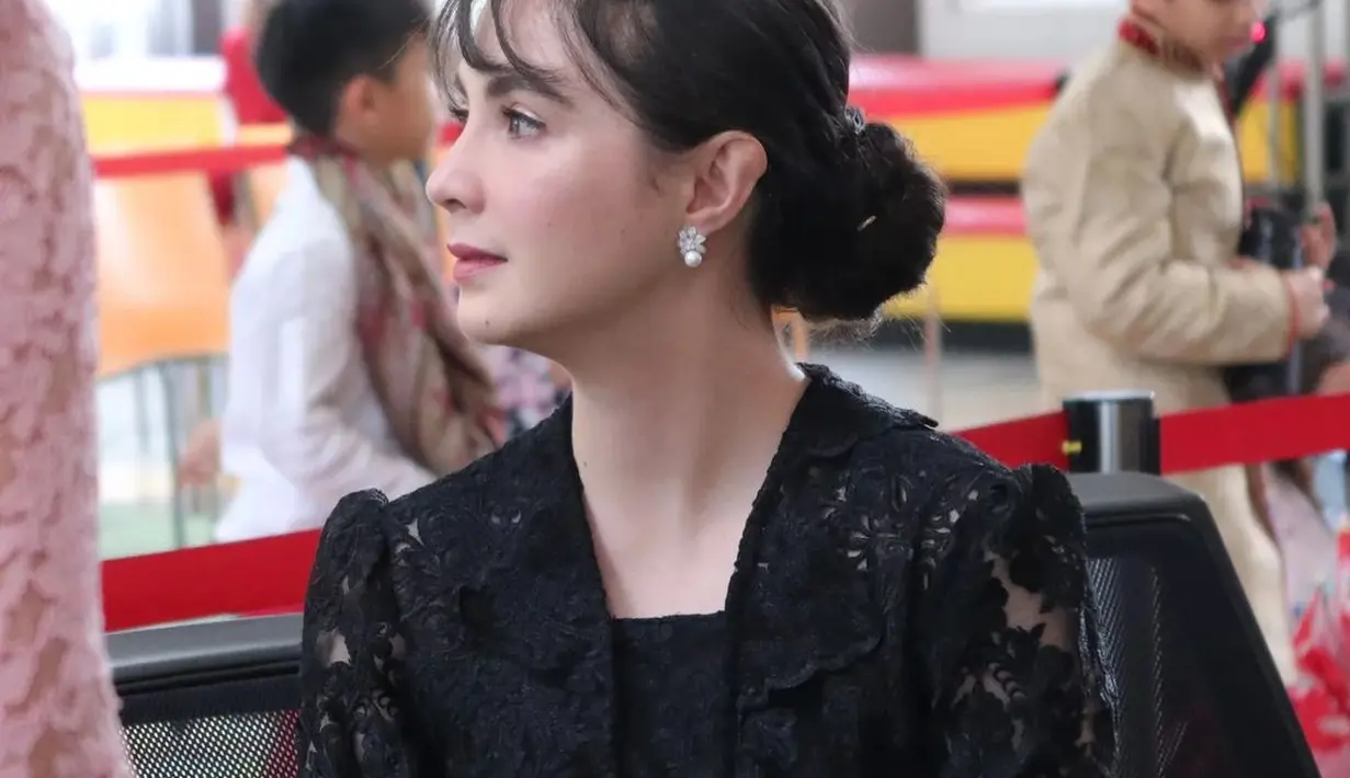 Ditambah see through bangs yang beri kesan penampilan lebih muda dan segar. [@arumibachsin_94]