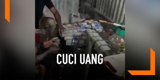 VIDEO: Viral, Anggota TNI Cuci dan Keringkan Uang