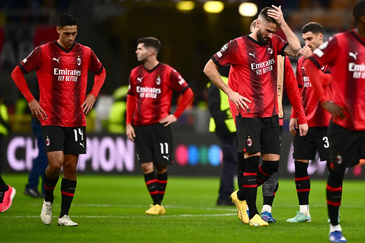 Foto: Kans Lolos Menipis, Begini Ragam Reaksi Kecewa Pemain AC Milan usai Ditumbangkan Dortmund di Liga Champions