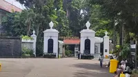 Pintu masuk utama Kebun Raya Bogor akan dipindah imbas lalu lintas menuju Jalan Otto Iskandar Dinata (Otista) ditutup dan dialihkan. (Liputan6.com/Achmad Sudarno)