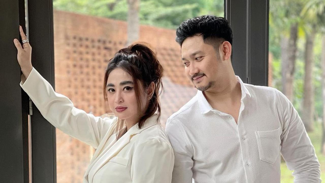 7 Potret Angga Wijaya dan Dewi Perssik, Resmi Gugat Cerai Usai 5 Tahun Menikah
