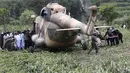 Sementara itu, juru bicara Kementerian Kesehatan Afghanistan Sharafat Zaman mengatakan operasi penyelamatan sedang berlangsung dan tim medis dari Kunar, Nangarhar, serta ibu kota Kabul telah tiba di lokasi. (AP Photo/Wahidullah Kakar)