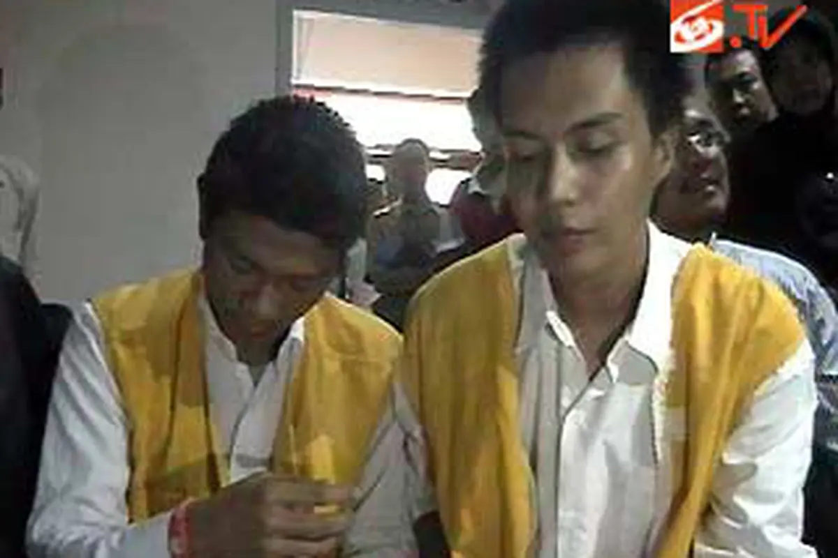 110525akangenband.jpg