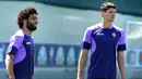 2 Pemain Fiorentina tengah melakukan latihan terakhir  jelang pertandingan melawan Dynamo Kiev pada leg ke-2 perempatfinal European League, Kamis (23/4/2015). (AFP)