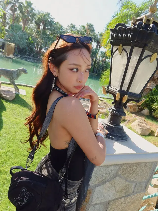 Dari Feminin sampai Edgy, Gaya Stylish Dita Karang Nonton Coachella 2026fim