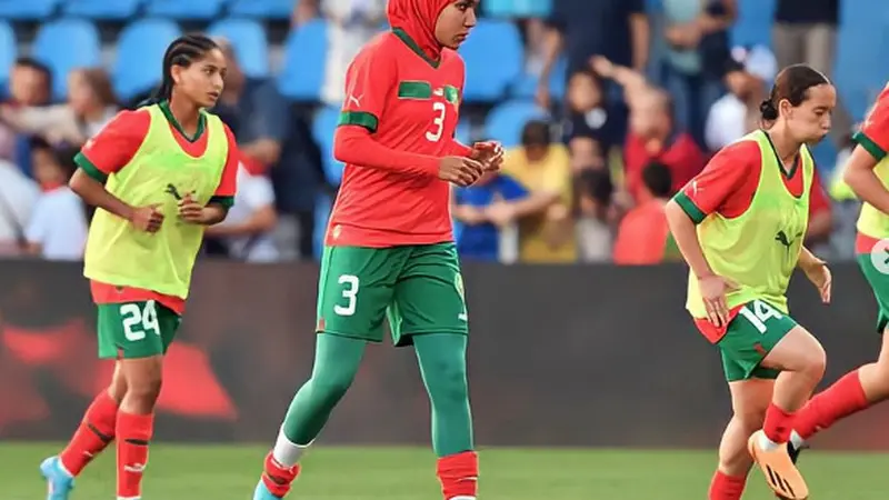 7 Potret Nouhaila Benzina, Pemain Pertama Berhijab di Piala Dunia Sepak Bola Wanita 2023