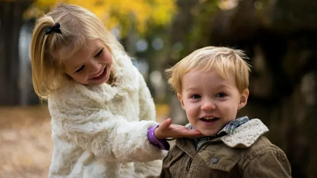 Si Kecil Takut Bertemu Orang Baru? Ini 5 Cara Efektif Mengatasi Rasa Cemasnya! (pexels.com/trinitykubassek)