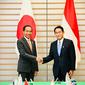 Presiden Joko Widodo atau Jokowi mengawali kunjungan kerja ke Tokyo dengan melakukan pertemuan dengan Perdana Menteri (PM) Jepang Kishida Fumio. Pertemuan dilakukan di Kantor PM Jepang, Rabu (27/7/2022). (Foto: Biro Pers Sekretariat Presiden).