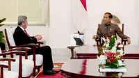 Presiden Jokowi saat menerima Duta Besar Palestina untuk Indonesia, Zuhair Al-Shun, di Istana Merdeka, Jakarta, pada Jumat (24/03/2023). (Liputan6.com/ Dok. BPMI Setpres/Lukas)
&nbsp;