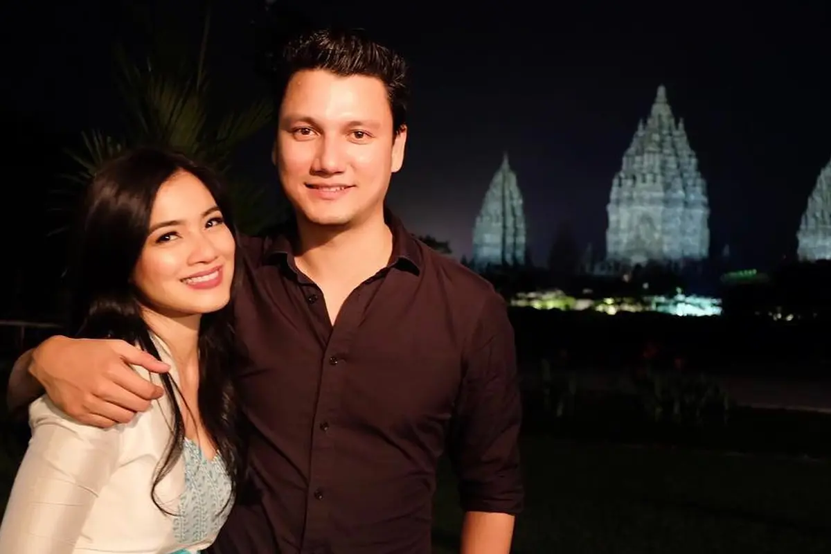 [Bintang] 9 Tahun Menikah, Ini 8 Potret Keharmonisan Titi Kamal dan Christian Sugiono
