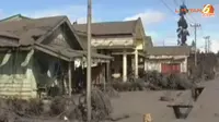 Sejumlah Rumah Warga Ambruk Tertimbun Abu Sinabung