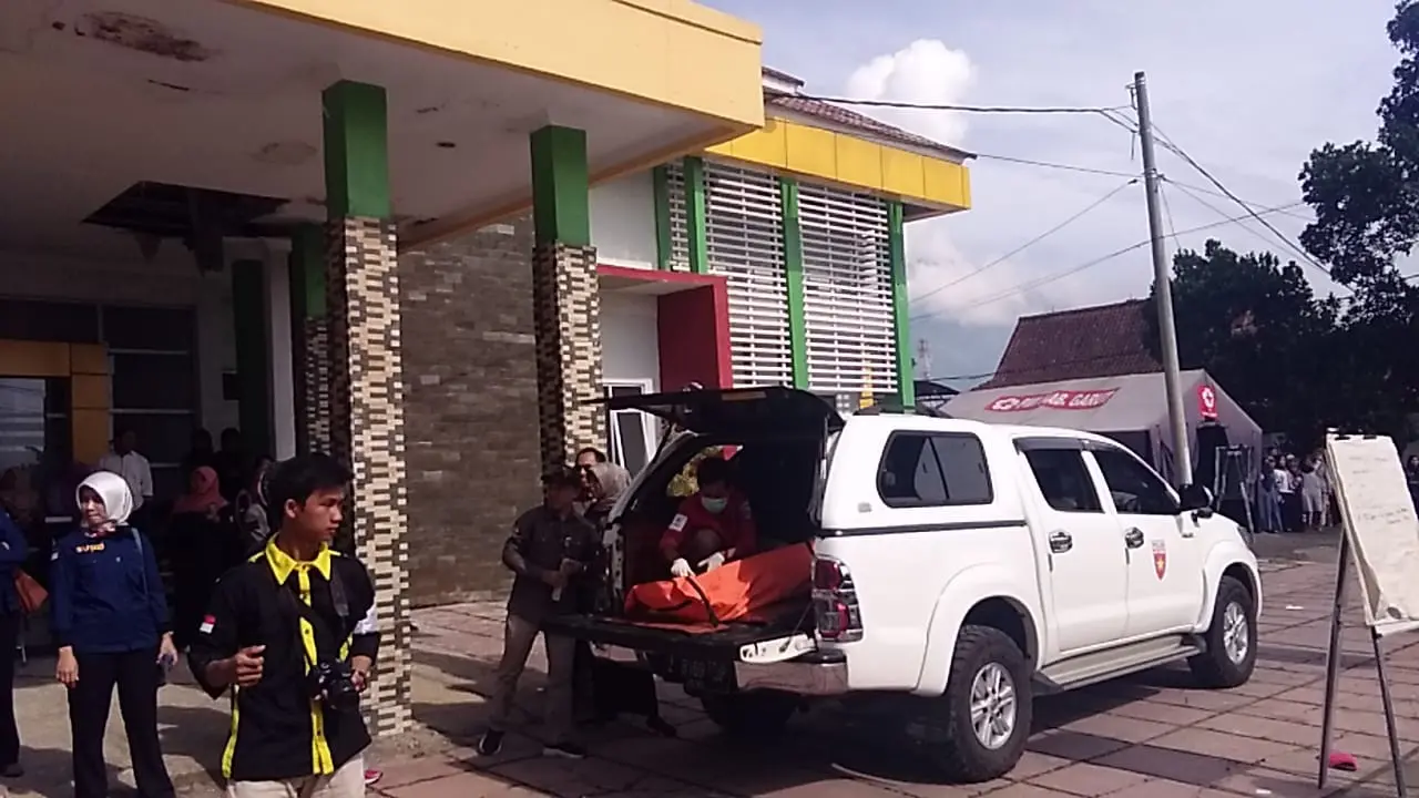Simulasi penyelamatan korban ledakan bom di kampus Unpad Garut