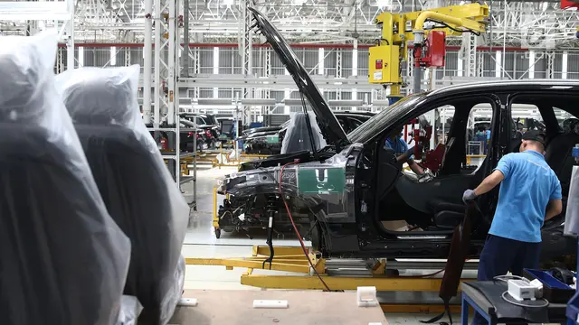 Mengintip Pabrik Mercedes Benz di Wanaherang Bogor