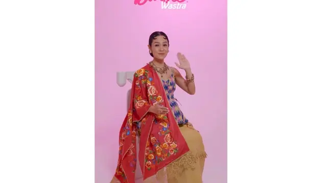 6 Gaya Andien Jadi Barbie dengan Balutan Kain Nusantara, Curi Perhatian