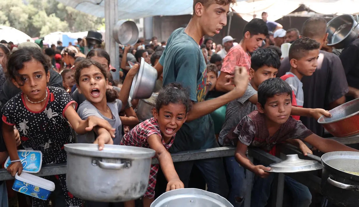 Israel, yang secara ketat membatasi bantuan yang masuk ke Jalur Gaza, berulang kali menolak tuduhan tentang kelaparan sengaja dalam perang yang telah berlangsung selama 22 bulan. (Eyad BABA/AFP)
