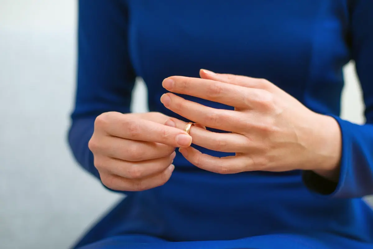 cincin tunangan