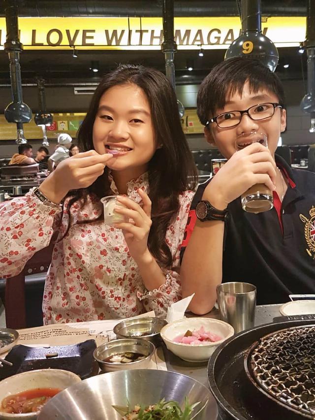 6 Momen Kedekatan Felicia Tissue dengan Saudara Kandungnya, Selalu Suportif