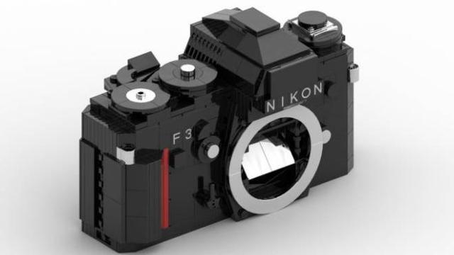 549 Kepingan Lego Disulap Jadi Kamera Nikon F3. Dok: Ethan Brossard