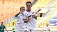 Pemain Persik Kediri, M. Khanafi merayakan gol di gawang Persikabo 1973. (Bola.com/Gatot Sumitro)