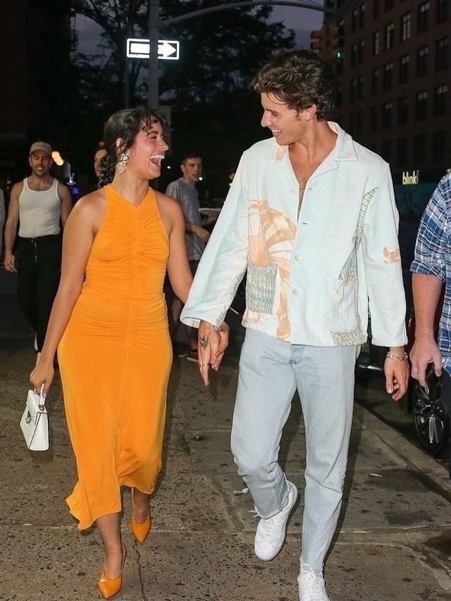 8 Momen Mesra Shawan Mendes dan Camila Cabello, Putus Usai 2 Tahun Lebih Pacaran