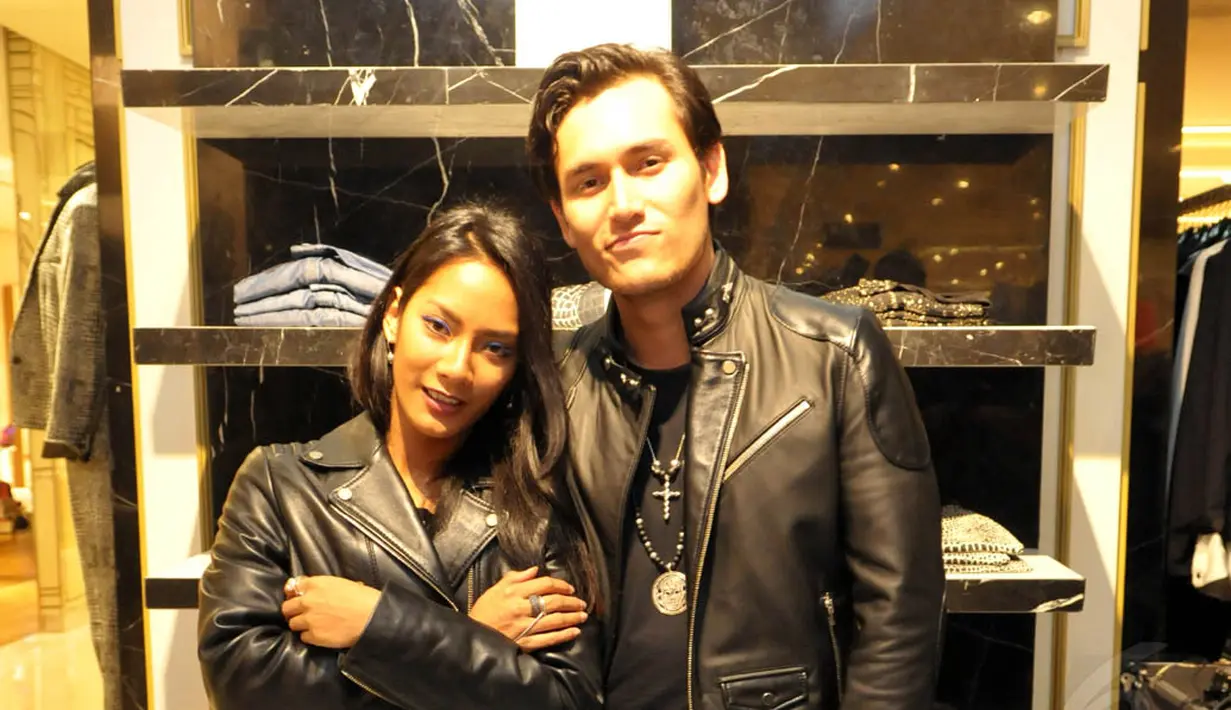Tara Basro dan Arifin Putra mengaku sudah hampir setahun berpacaran, Jakarta, (25/9/14). (Liputan6.com/Panji Diksana) 