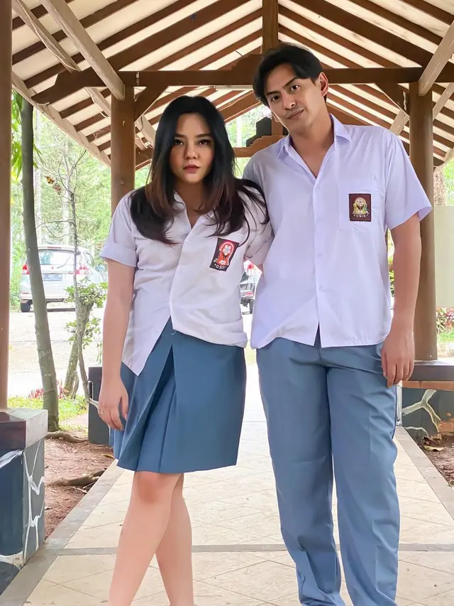 Curi Perhatian, Ini 6 Potret Gita Sinaga yang Tampil Bak ABG, Kenakan Baju SMA
