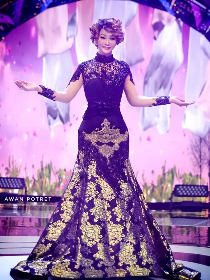 [Bintang]  Inul Daratista