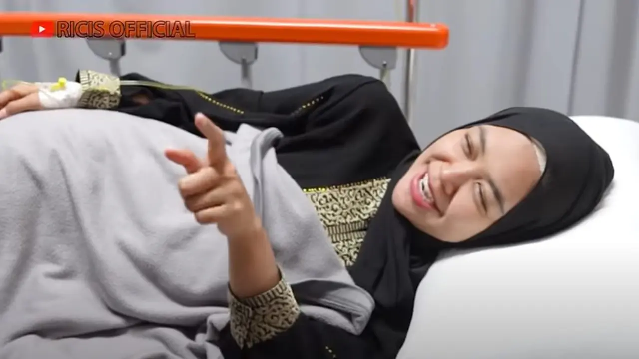 Ria Ricis (YouTube: Ricis Official)