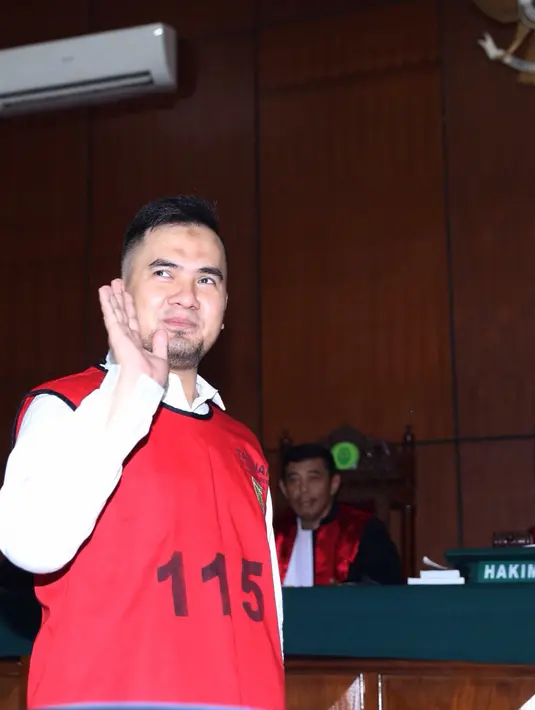 Bang Ipul lelaki itu biasa dipanggil, sedikit menceritakan kondisinya selama mendekam di Rutan Cipinang yang mengaku lebih baik. (Andy Masela/Bintang.com)