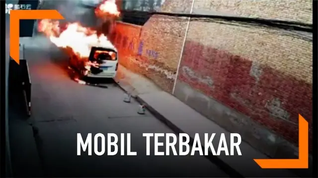 VIDEO: Mobil Angkut Tabung Gas Meledak, Sopir Tewas