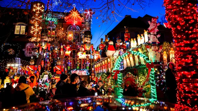 Kemilau Lampu Natal Dyker Heights yang Menakjubkan di Brooklyn