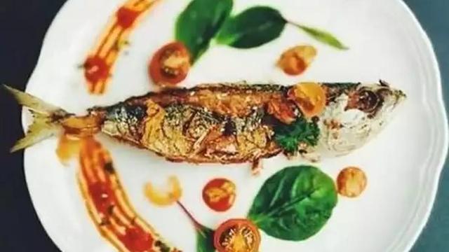 8 Cara Plating Makanan ala Netizen Ini Bikin Geleng Kepala, Kreatif Banget