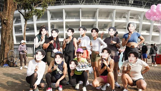 7 Potret Kejutan Ulang Tahun Dian Sastrowardoyo, Dapat Hadiah Spesial dari Suami