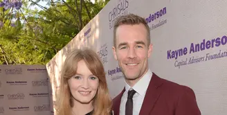 James Van Der Beek akan menjadi seorang ayah untuk keempat kalinya. Mantan aktor ‘Dawson’s Creek’ ini dan istrinya, Kimberly, mengumumkan di Instagram pada hari Kamis bahwa mereka senang bisa mendapat bayi lagi. (AFP/Bintang.com)