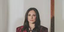 Wulan Guritno mengunggah potret terbaru saat dirinya hadir di acara lingerie. Ia pun tampil seksi kasual. [@wulanguritno]