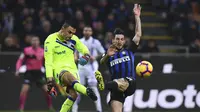 Aksi kiper Sampdoria berdarah Indonesia, Emil Audero pada laga lanjutan Liga Italia Serie A yang berlangsung di stadion Giuseppe Meazza, Milan, Senin (18/2). Inter Milan menang 2-1 atas Sampdoria. (AFP/Miguel Medina)