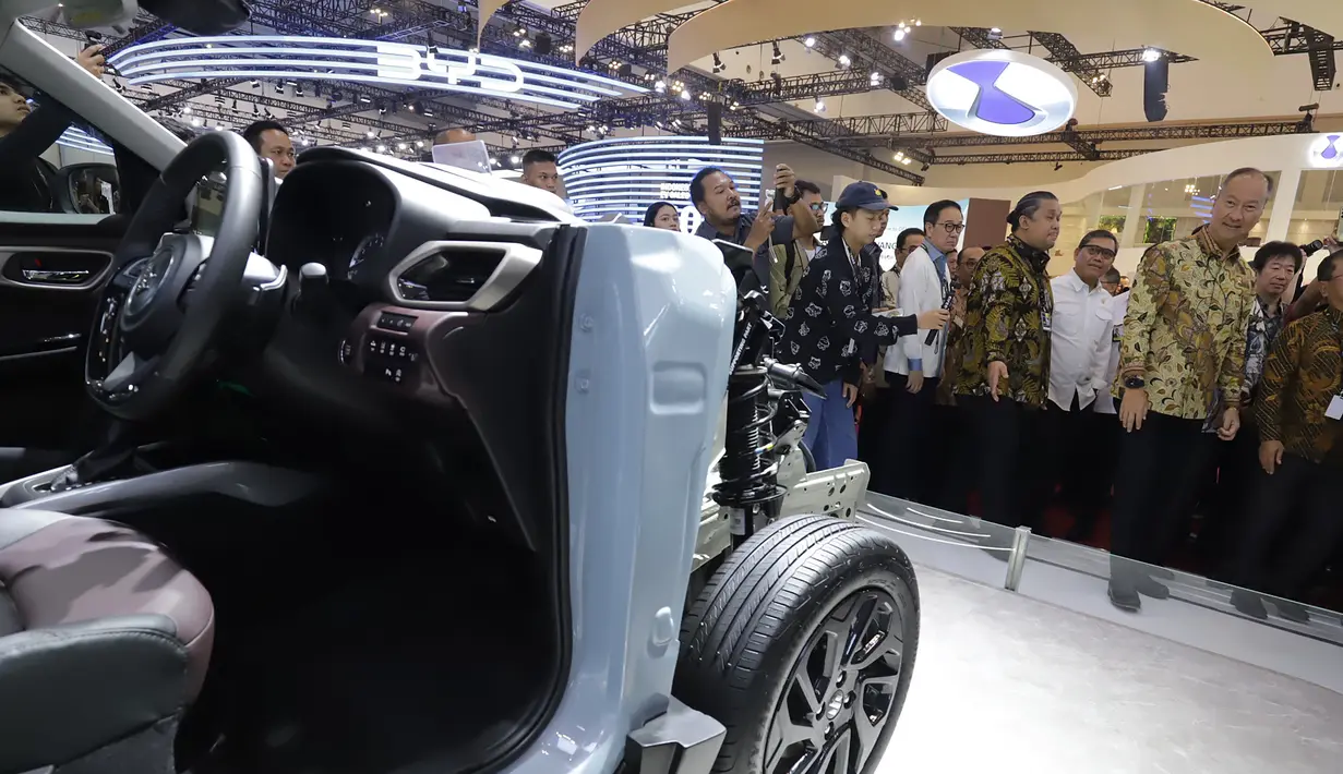 Tema ini menggambarkan optimisme baru menjadi momentum penting bagi industri otomotif menjadi lebih kuat, dan mempercepat pertumbuhan industri yang tengah berlangsung. (merdeka.com/Arie Basuki