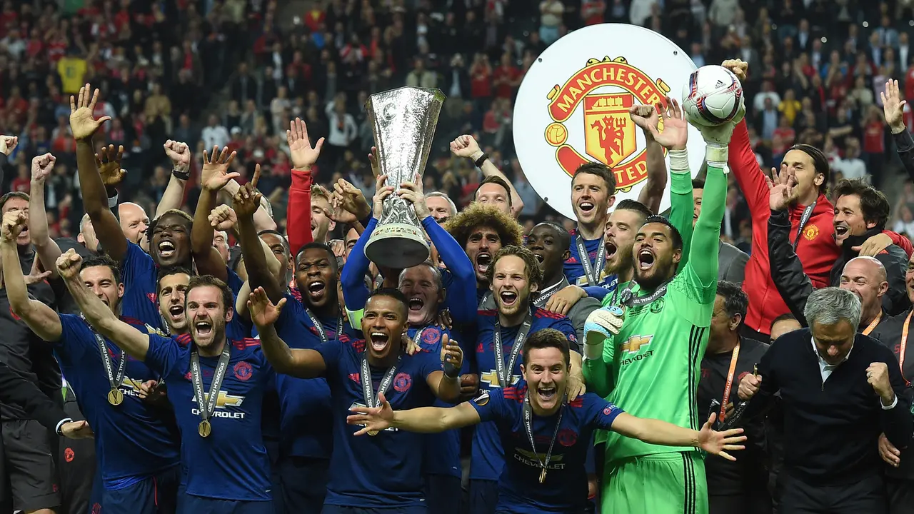 Foto: Lama Puasa Gelar, 5 Klub Ini Akhiri Paceklik Gelar usai Dibesut Jose Mourinho, Chelsea Menunggu hingga Setengah Abad