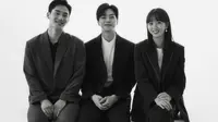 Pemain Love Alarm, Jung Ga Ram, Song Kang, dan Kim So Hyun. (Foto: Netflix)