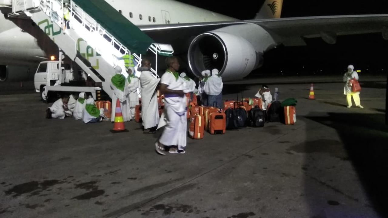 Penerbangan jemaah haji Embarkasi Makasar kloter 19 ke Jeddah sempat mengalami keterlambatan. Dok PPIH