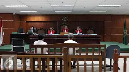 Suasana saat sidang lanjutan terdakwa korupsi wisma atlet Jakabaring Rizal Abdullah di Pengadilan Tipikor, Jakarta, Senin (24/8/2015). Terpidana kasus suap Wafid Muharam dan Deddy Kusdinar menjadi saksi pada sidang tersebut. (Liputan6.com/Helmi Afandi)