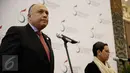 Menlu Mesir, Sameh Soukry (kiri) dan Menlu RI, Retno Marsudi melakukan pertemuan bilateral di sela pertemuan KTT Luar Biasa OKI di Jakarta, Minggu (6/2/2016).  Indonesia meminta kemudahan investasi di Mesir. (Liputan6.com/Faizal Fanani)