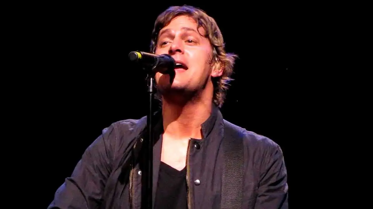 Rob Thomas