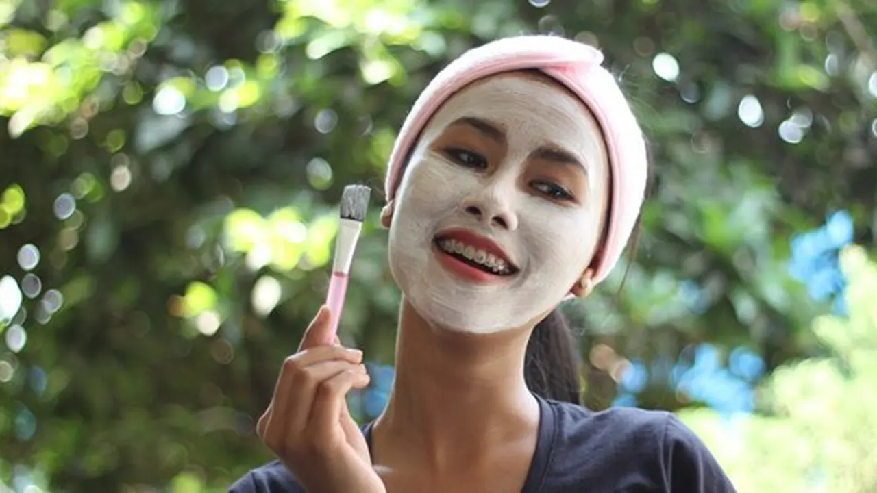 Maskeran di rumah saja./Copyright Unpopulart