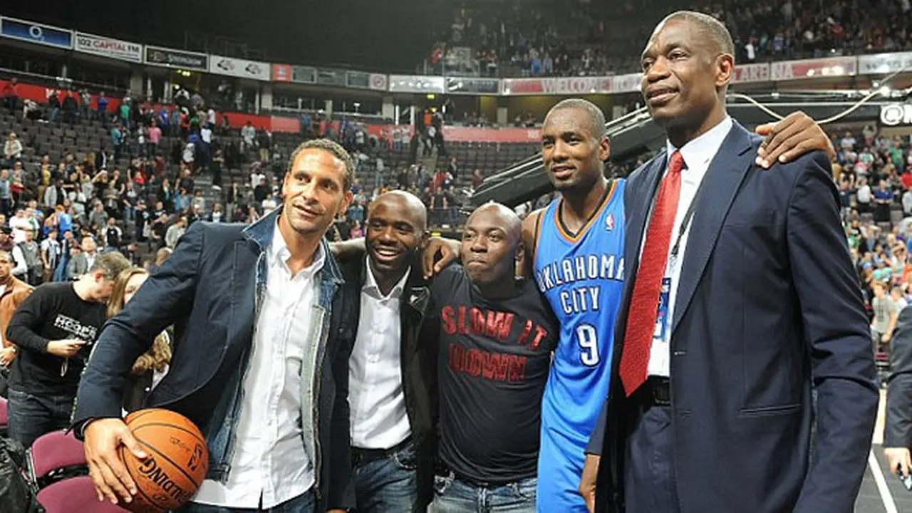 rio-ferdinand-basket-131009c.jpg