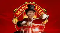 Manchester United - ilustrasi Sir Alex Ferguson master of puppet (Bola.com/Adreanus Titus)