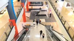 Suasana salah satu pusat perbelanjaan di Depok, Jawa Barat, Rabu (17/6/2020). Mulai 16 Juni 2020, sejumlah pusat perbelanjaan di Kota Depok kembali beroperasi selama masa PSBB proporsional, namun tetap dengan memerhatikan protokol-protokol kesehatan. (Liputan6.com/Immanuel Antonius)