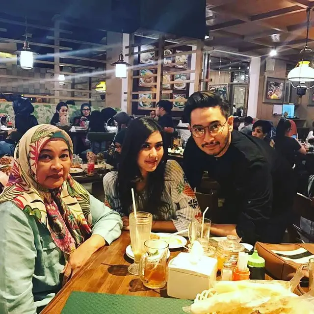 Potret Kompak Syahnaz Sadiqah dan Ibu Mertua, Akur dan Bahagia